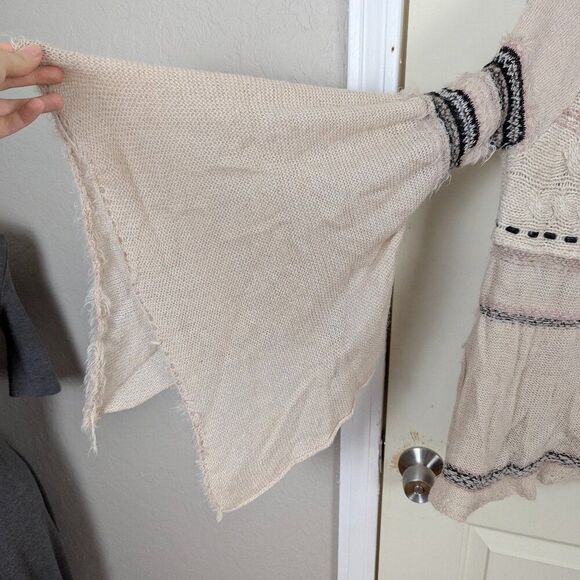 Free People | Cream Cable Knit Distressed Sweater Size Extra Small - Picture 3 of 14